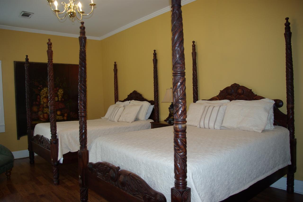 Twin Oaks Inn Натчез Экстерьер фото