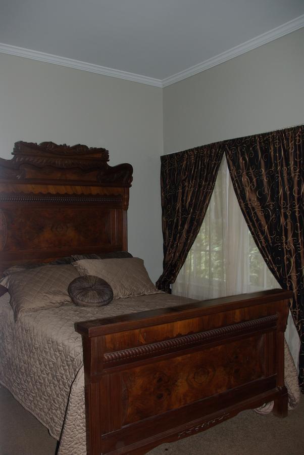 Twin Oaks Inn Натчез Номер фото