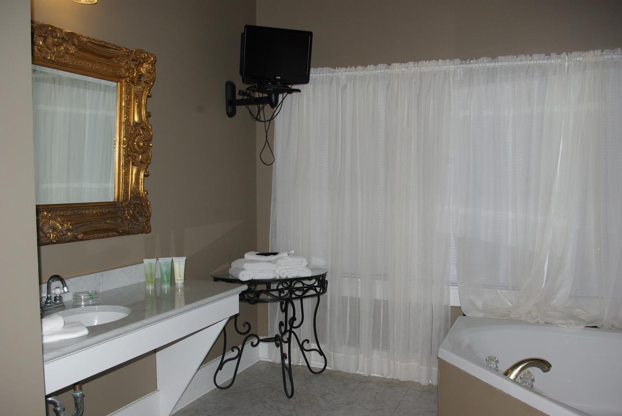 Twin Oaks Inn Натчез Номер фото